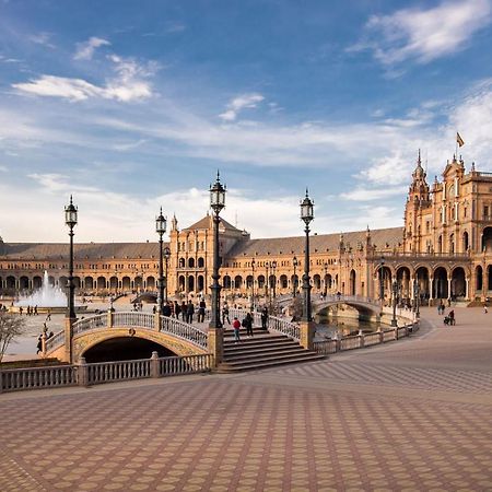 Rodrigo De Triana Courtyard By Valcambre Apartment Seville Exterior photo