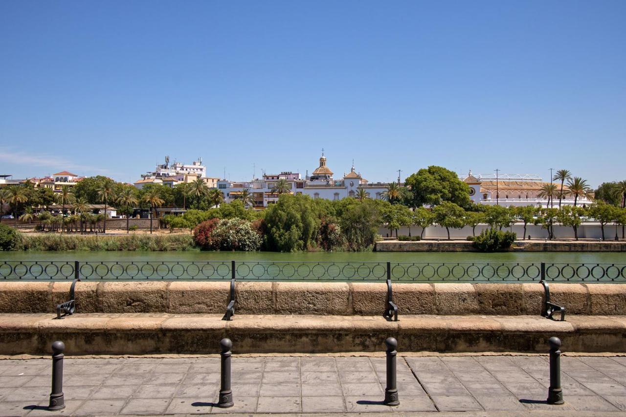 Rodrigo De Triana Courtyard By Valcambre Apartment Seville Exterior photo
