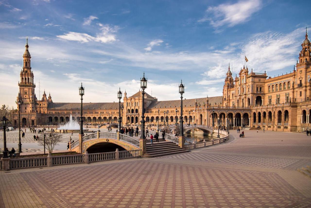 Rodrigo De Triana Courtyard By Valcambre Apartment Seville Exterior photo