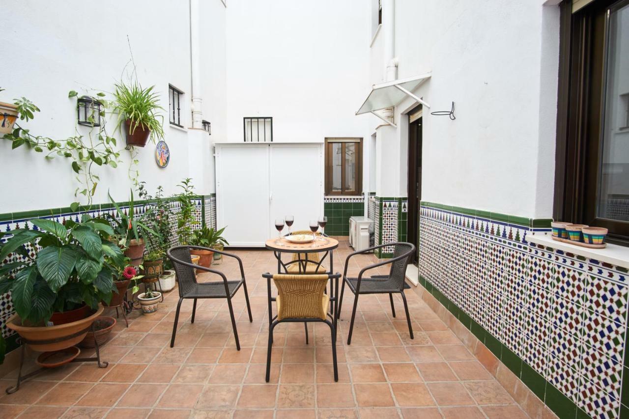 Rodrigo De Triana Courtyard By Valcambre Apartment Seville Exterior photo