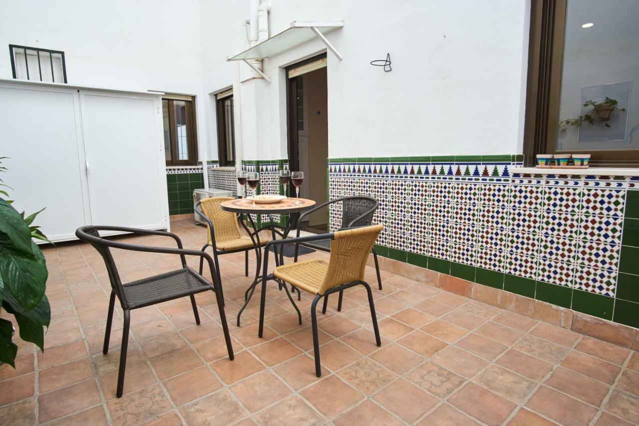 Rodrigo De Triana Courtyard By Valcambre Apartment Seville Exterior photo