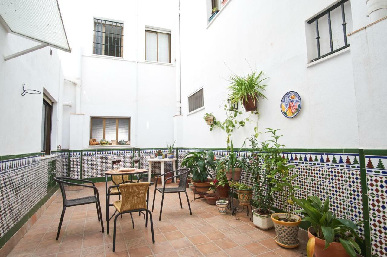 Rodrigo De Triana Courtyard By Valcambre Apartment Seville Exterior photo